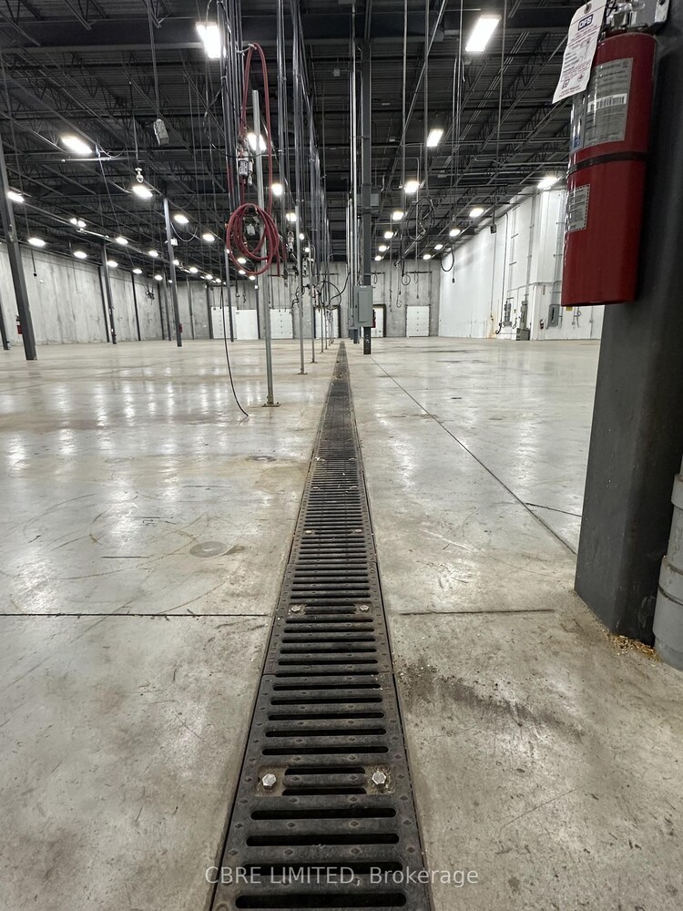 282 King Street, Barrie, ON, 400 West