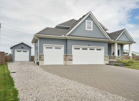 551 Scenic Court, Lambton, ON , MLS #X12246829 , Image - 1