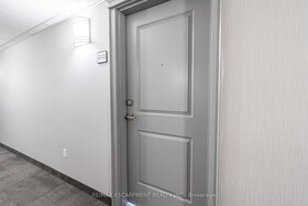 35 Southshore Crescent, Hamilton, ON , MLS #X12582540 , Image - 1