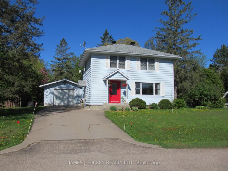 8 Tweedsmuir Place, Deep River, ON, 510 - Deep River