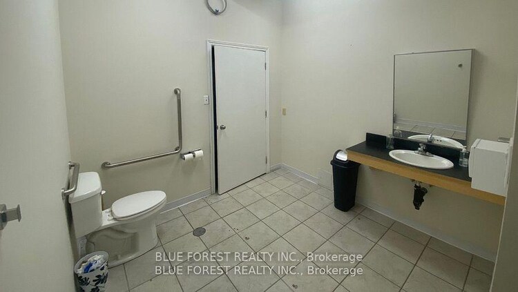 206 Piccadilly Street, London East, ON, East F