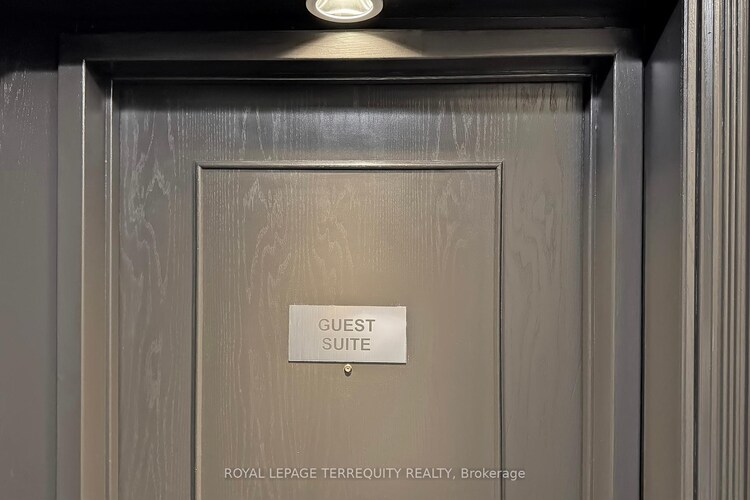 2 Clairtrell Road, Toronto, ON, Willowdale East