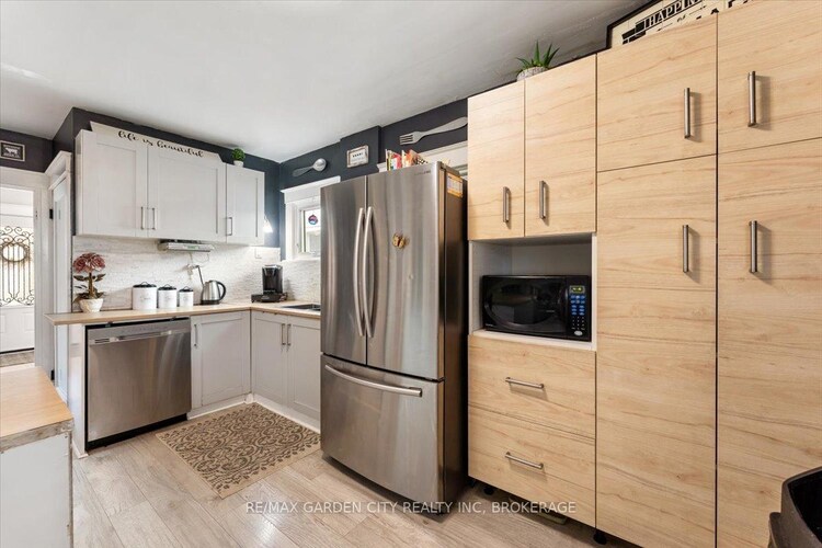 22 Chaplin Avenue, St. Catharines, ON, 451 - Downtown