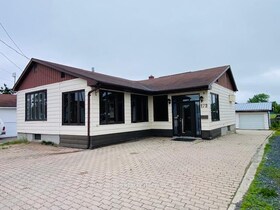 172 Elaine Avenue, Cochrane, ON , MLS #T12240992 , Image - 1