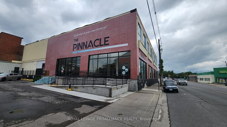360 Pinnacle Street, Belleville, ON, Belleville Ward