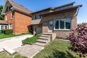 786 8th Street E, Grey County, ON , MLS #X12371080 , Image - 1