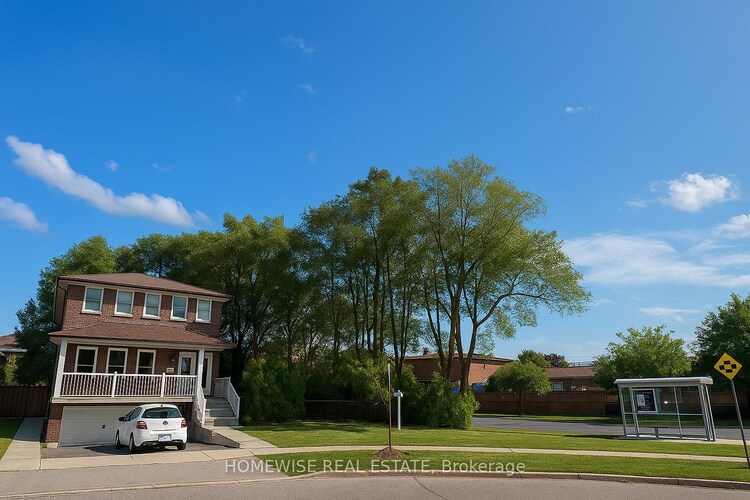 47 Sandale Gardens, Toronto, ON, Bathurst Manor