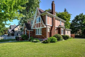 18 Victoria Street, Lanark, ON , MLS #X12389896 , Image - 1