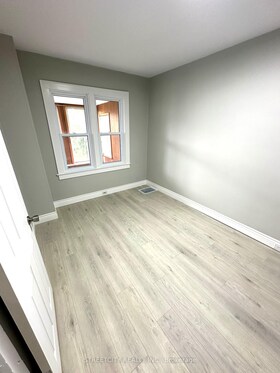 437 Charlotte Street, Middlesex, ON , MLS #X12605046 , Image - 1