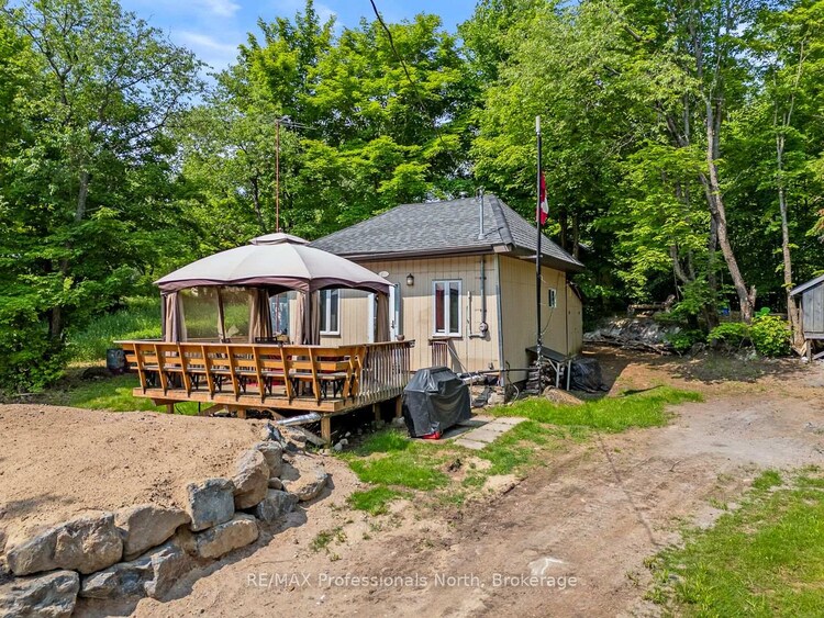 18 John Street, McMurrich/Monteith, ON, Bear Lake