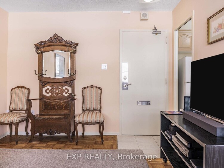 30 Gloucester Street, Toronto, ON, Church-Yonge Corridor