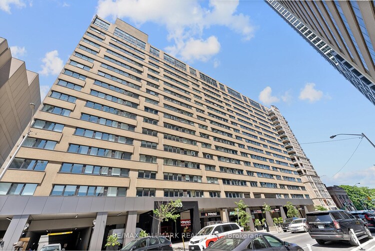 360 Bloor Street E, Toronto, ON, Rosedale-Moore Park