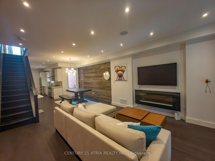 329A Clinton Street, Toronto, ON, Palmerston-Little Italy