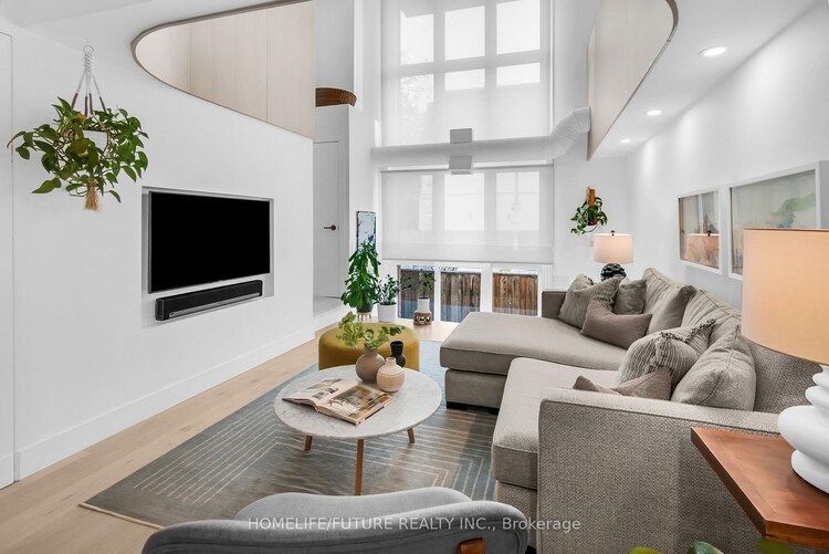 660 Pape Avenue, Toronto, ON, North Riverdale