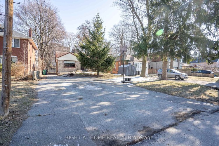 1045 Deta Road, Mississauga, ON, Lakeview