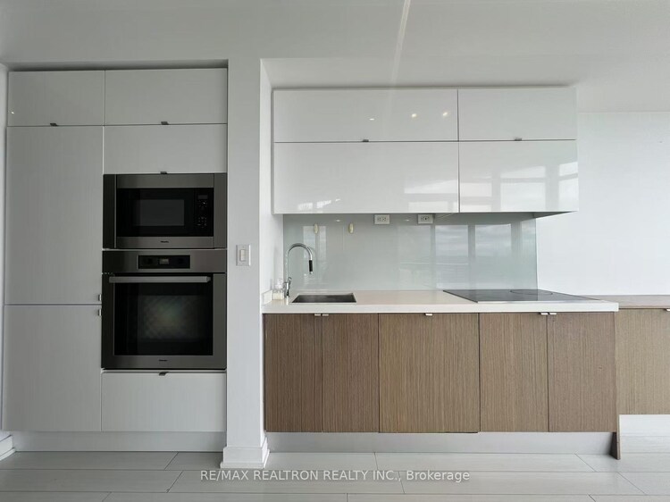 21 Iceboat Terrace, Toronto, ON, Waterfront Communities C1