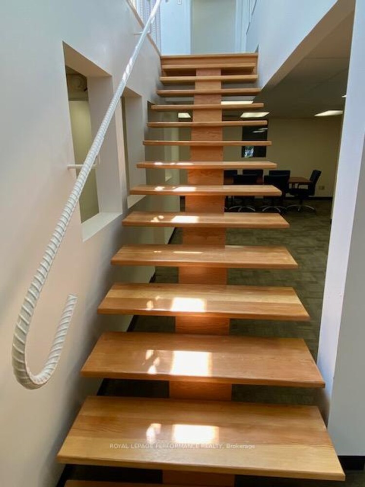 77 Auriga Drive, Country Place - Pineglen - Crestview and Area, ON, 7401 - Rideau Heights/Industrial Park