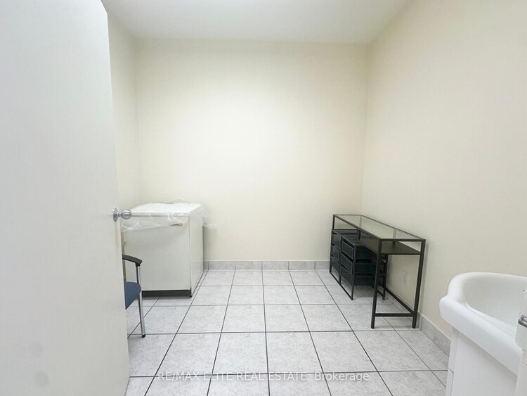 2811 Eglinton Avenue E, Toronto, ON, Eglinton East