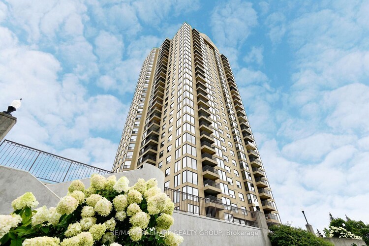 545 St Laurent Boulevard, Manor Park - Cardinal Glen and Area, ON, 3103 - Viscount Alexander Park