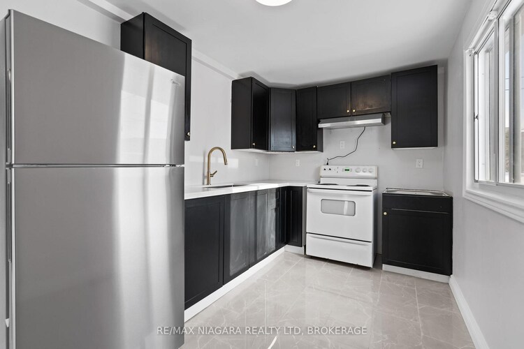 115 Kinnear Street, Port Colborne, ON, 876 - East Village