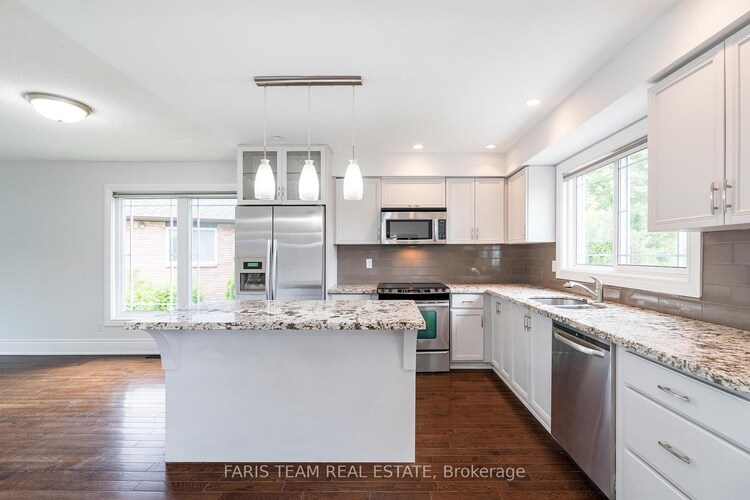 17 Radenhurst Crescent, Barrie, ON, Grove East