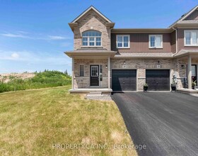 21 Zoe Lane, Hamilton, ON , MLS #X12516908 , Image - 1