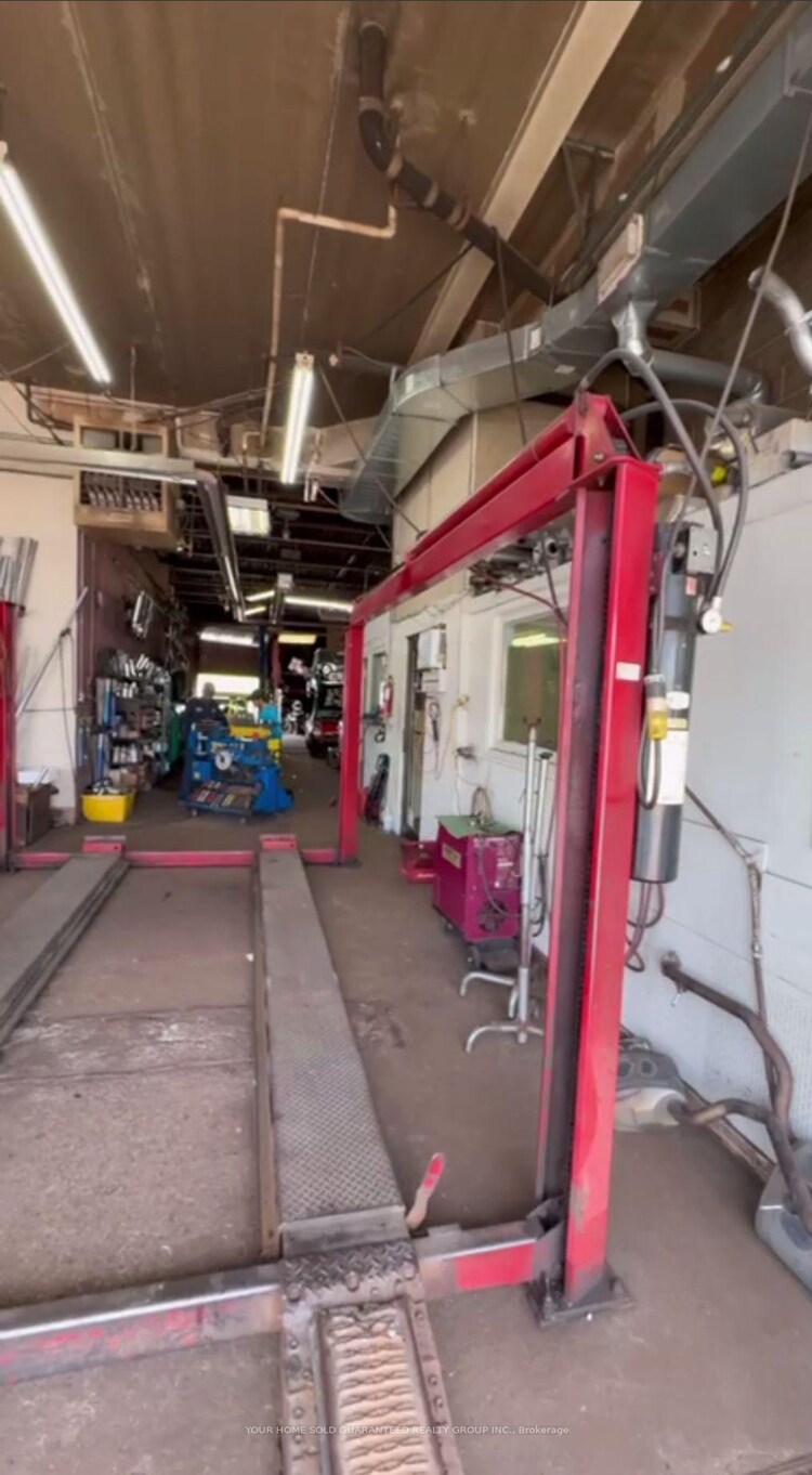 1211 Kennedy Road E, Toronto, ON, Dorset Park