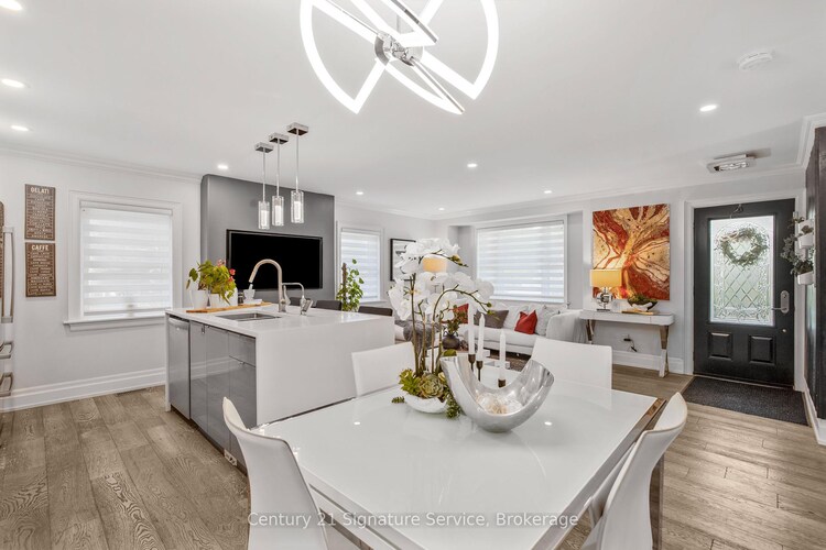 33 McIntosh Avenue, Toronto, ON, Stonegate-Queensway