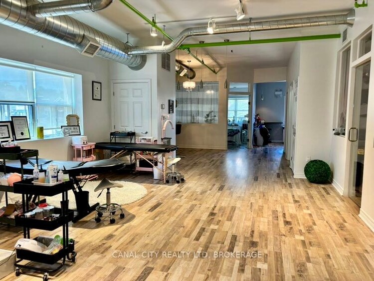 21 FRONT Street S, Thorold, ON, 557 - Thorold Downtown