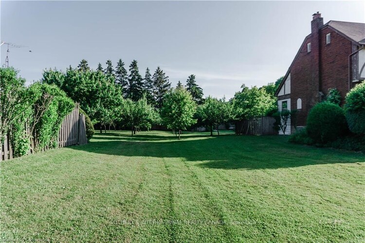 360 King Street E, Hamilton, ON, Stoney Creek