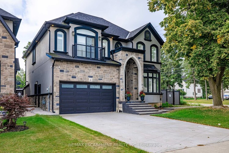 4 Lockman Drive, Hamilton, ON, Ancaster