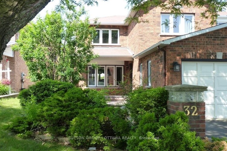 32 Cellini Court W, Hunt Club - South Keys and Area, ON, 3808 - Hunt Club Park