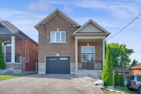 402 Olive Avenue, Durham, ON , MLS #E12418403 , Image - 1