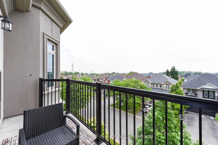 1450 MAIN Street, Milton, ON, 1029 - DE Dempsey