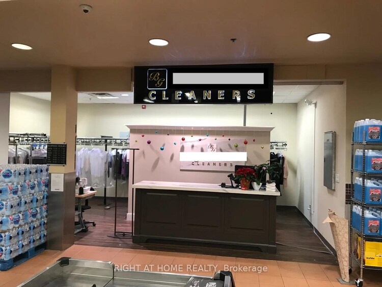 9306 Bathurst Street, Vaughan, ON, Patterson