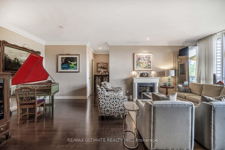 28 Linden Street, Toronto, ON, North St. James Town