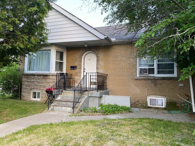 82 Meighen Avenue, Toronto, ON, Crescent Town