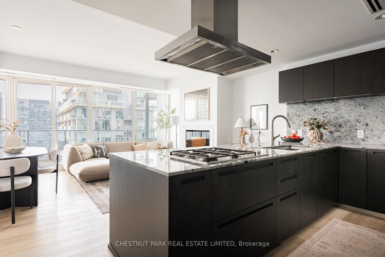 180 University Avenue, Toronto, ON, Bay Street Corridor