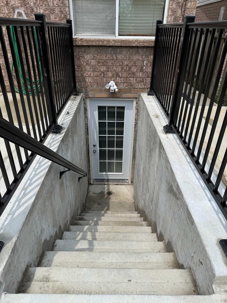 8 Cordgrass Crescent, Brampton, ON, Brampton North