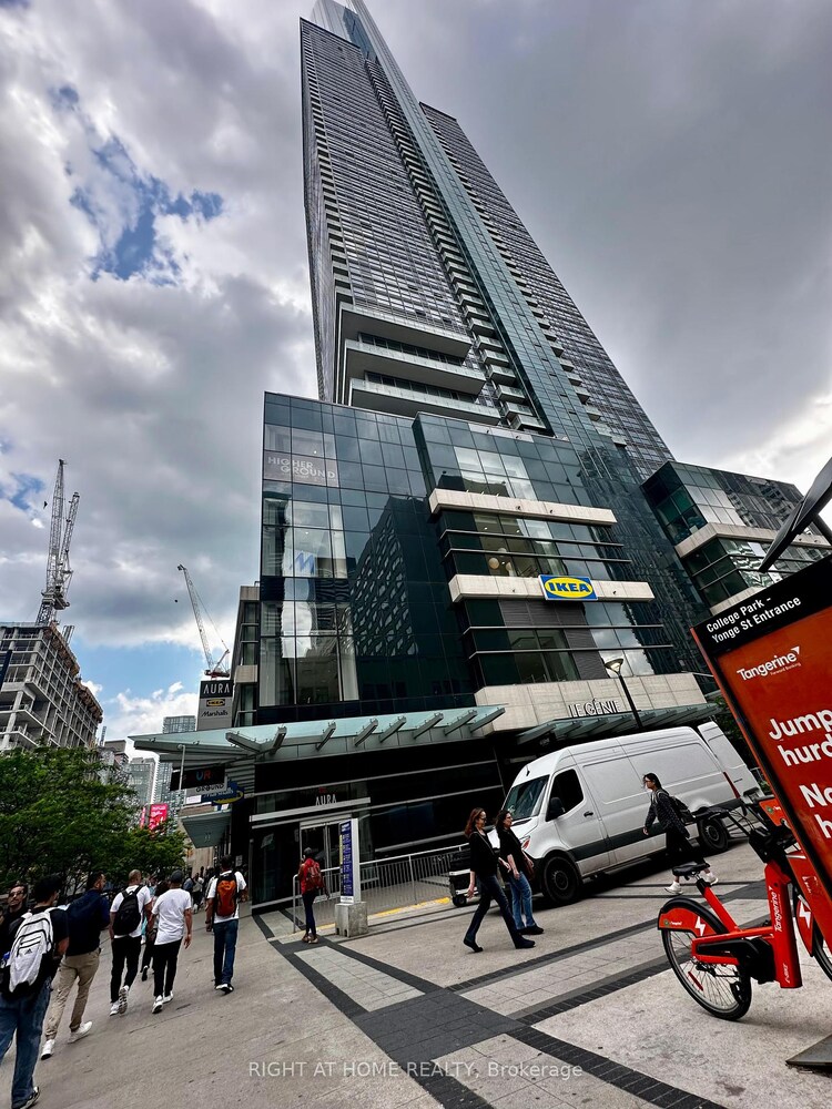 384 Yonge Street, Toronto, ON, Bay Street Corridor