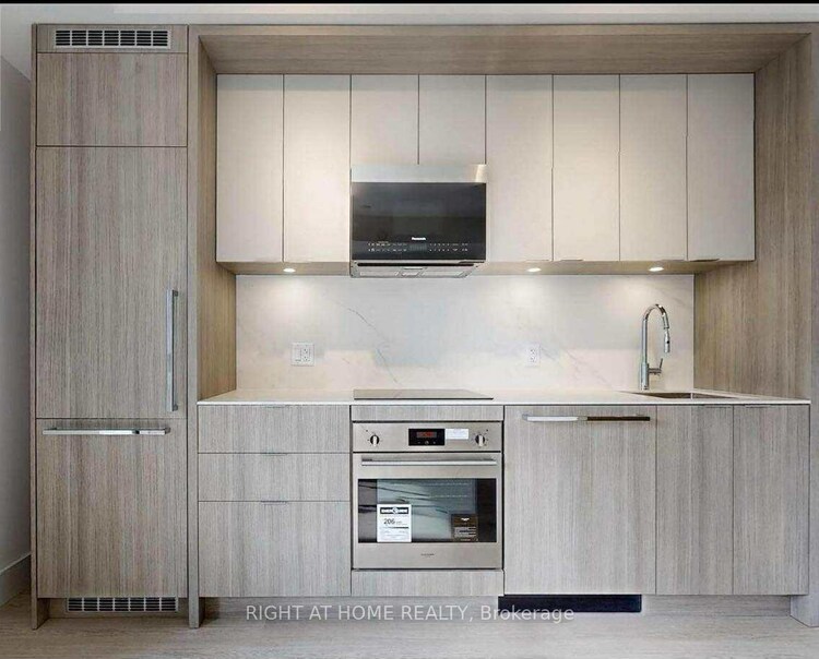 6 Greenbriar Road, Toronto, ON, Bayview Village