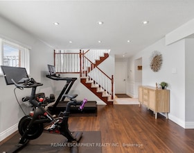 5126 Chippewa Road E, Hamilton, ON , MLS #X12478938 , Image - 1