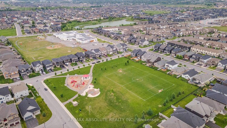 302 Haliburton Heights, Kanata, ON, 9010 - Kanata - Emerald Meadows/Trailwest