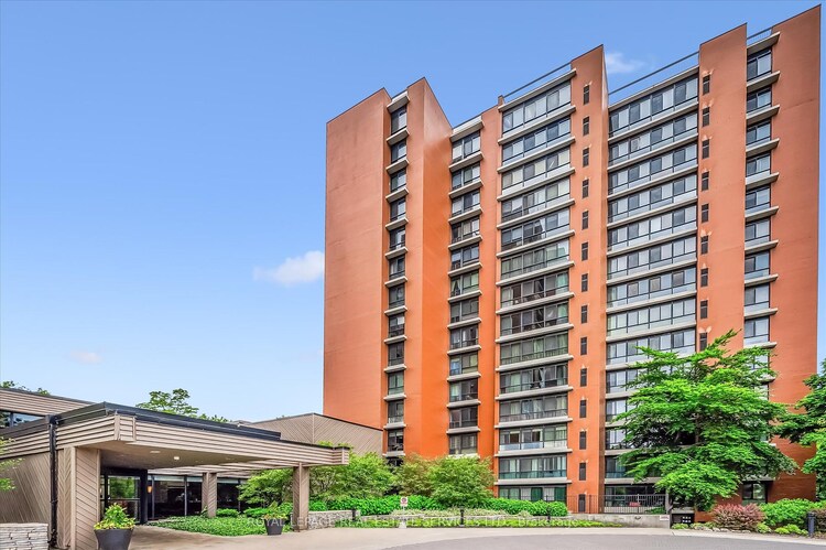 1400 Dixie Road, Mississauga, ON, Lakeview