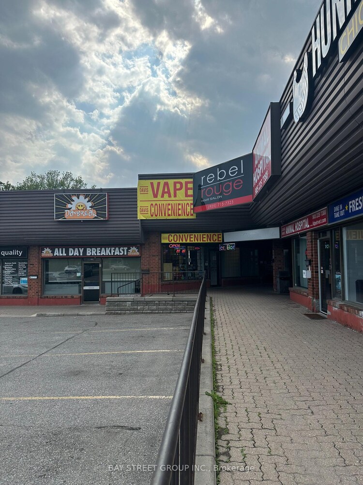 1065 Davis Drive, Newmarket, ON, Gorham-College Manor