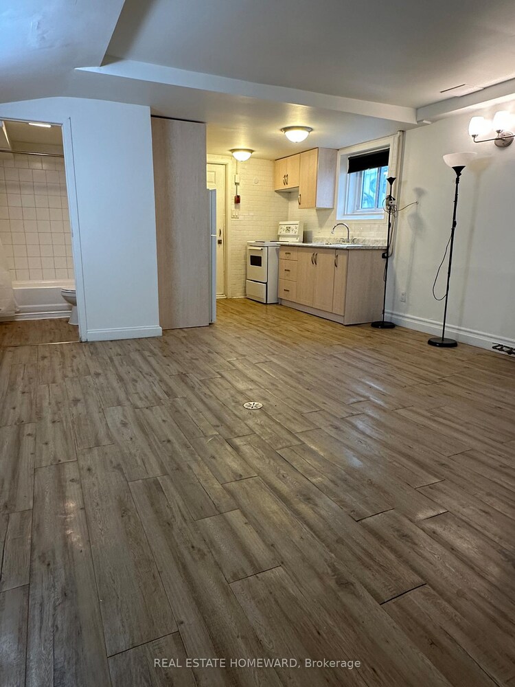 44 Pharmacy Avenue, Toronto, ON, Oakridge