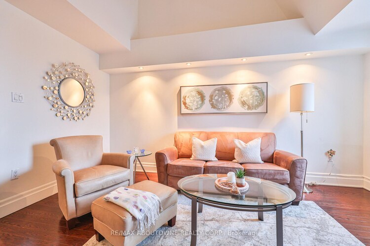 185 Robinson Street, Oakville, ON, 1013 - OO Old Oakville