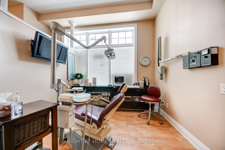 120 BRONTE Road, Oakville, ON, 1001 - BR Bronte