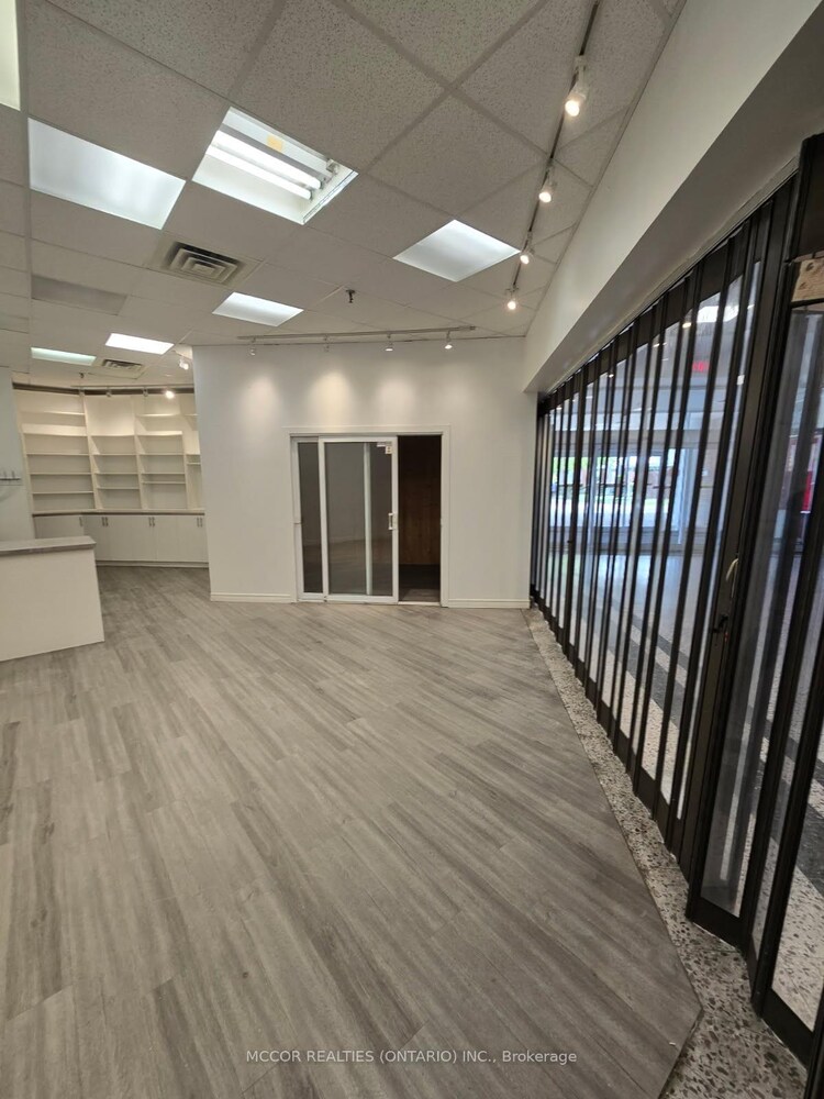 300 John Street, Markham, ON, Aileen-Willowbrook