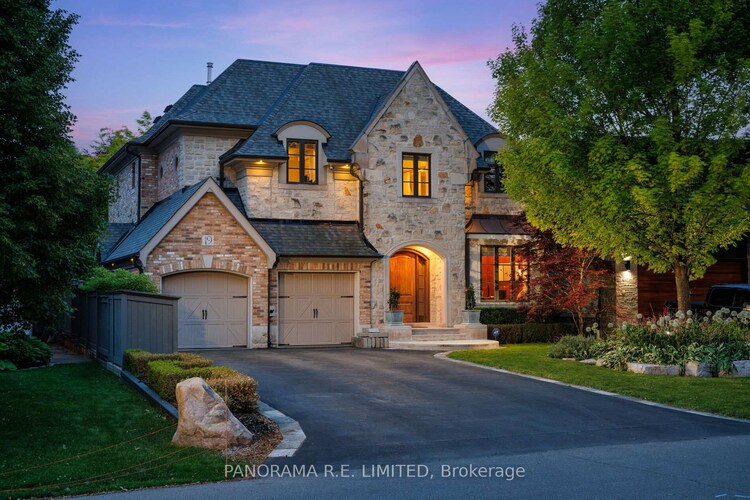 19 Graystone Gardens, Toronto, ON, Islington-City Centre West